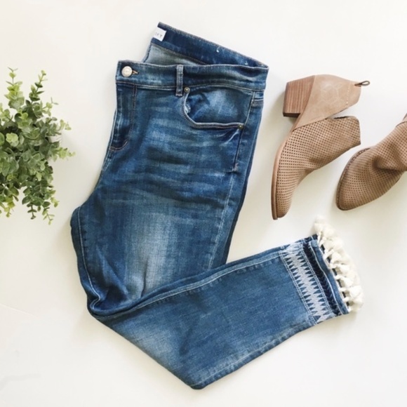 Loft Tassel Embroidered Modern Skinny Crop Jean - Picture 1 of 4